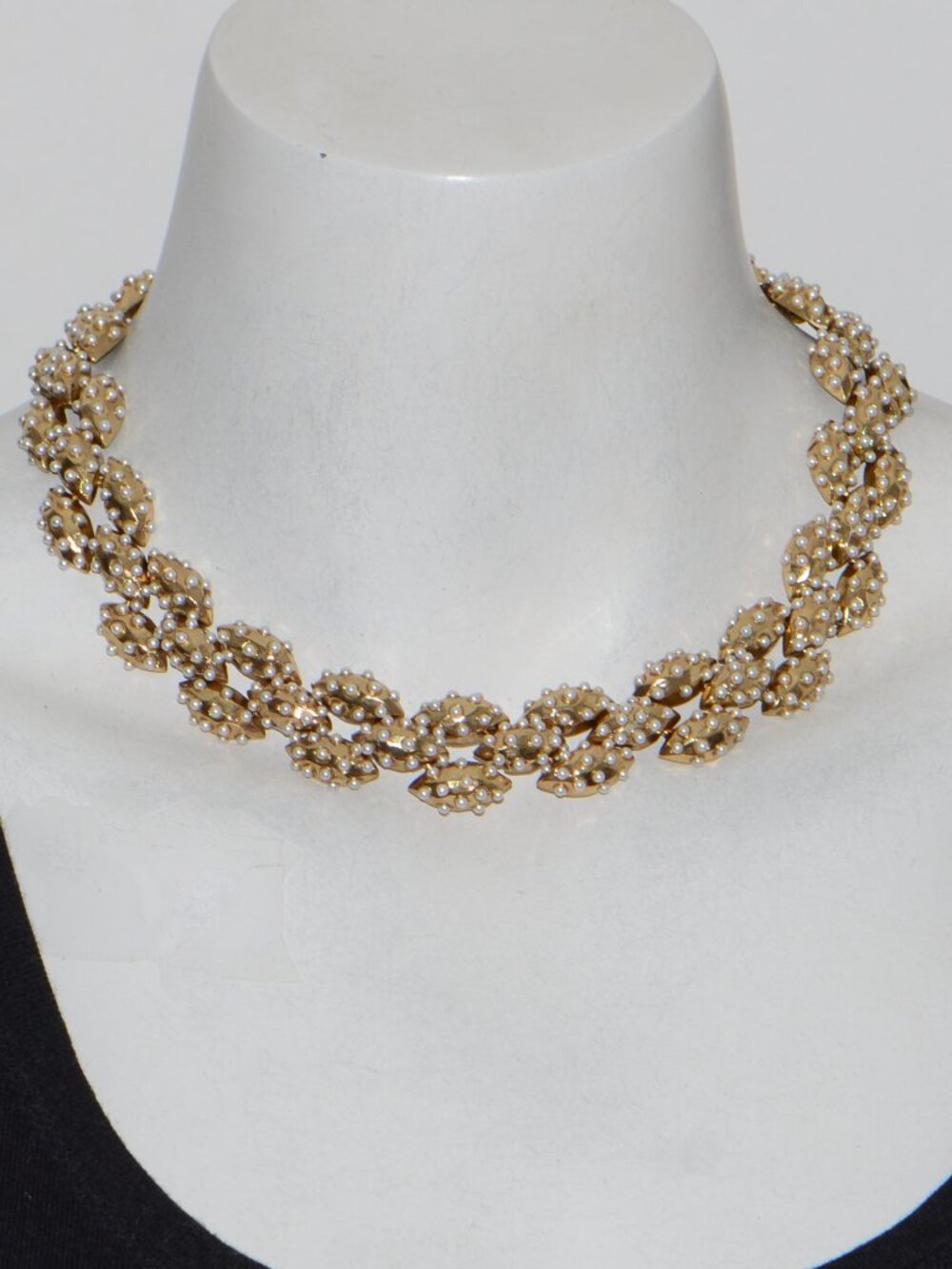Oscar De La Renta Pearly Tank Chain Necklace